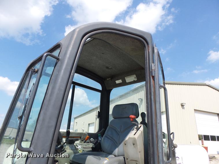 image for item K5689 2004 Bobcat 435 compact excavator