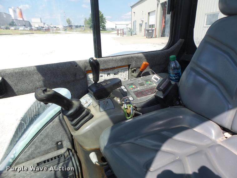 image for item K5689 2004 Bobcat 435 compact excavator