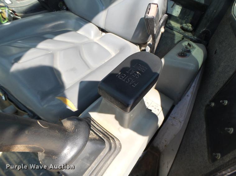 image for item K5689 2004 Bobcat 435 compact excavator