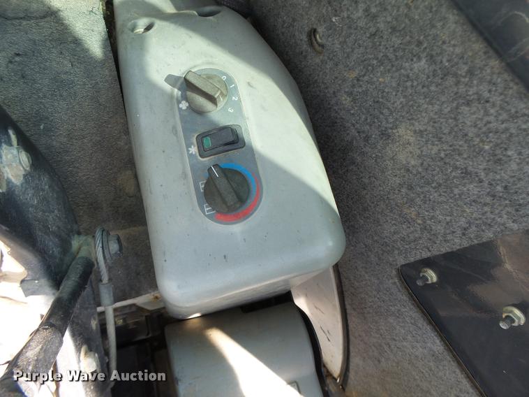 image for item K5689 2004 Bobcat 435 compact excavator