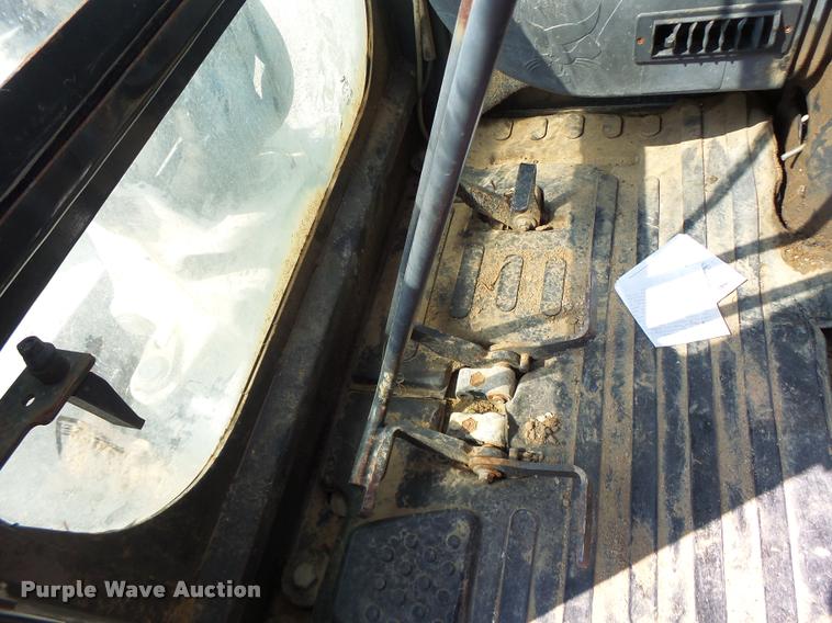 image for item K5689 2004 Bobcat 435 compact excavator