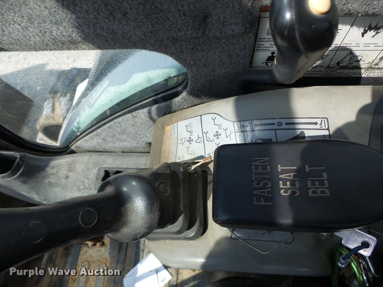 image for item K5689 2004 Bobcat 435 compact excavator