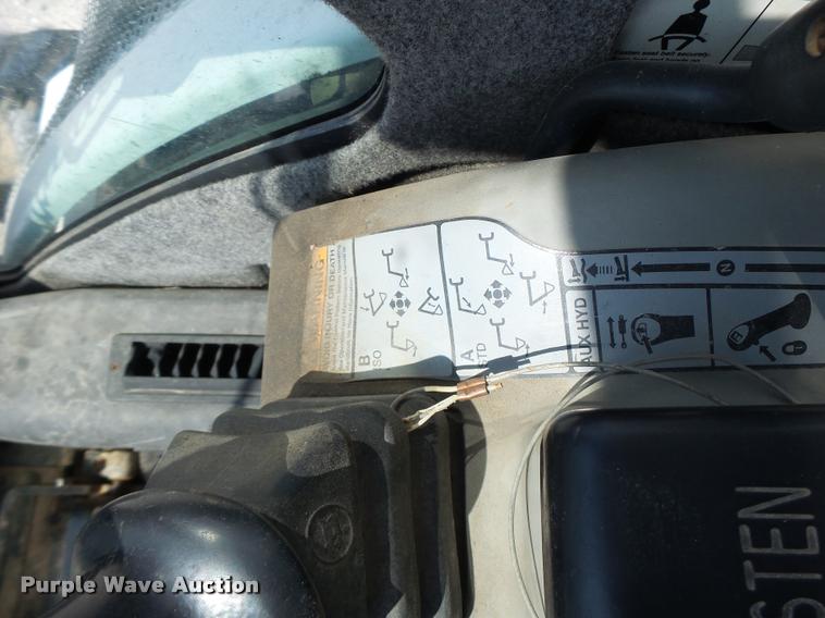 image for item K5689 2004 Bobcat 435 compact excavator