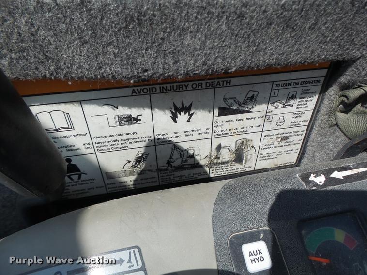 image for item K5689 2004 Bobcat 435 compact excavator