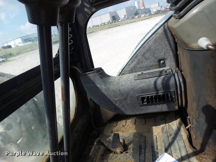 image for item K5689 2004 Bobcat 435 compact excavator