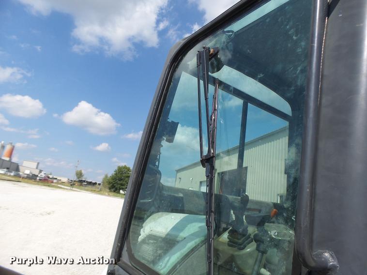 image for item K5689 2004 Bobcat 435 compact excavator