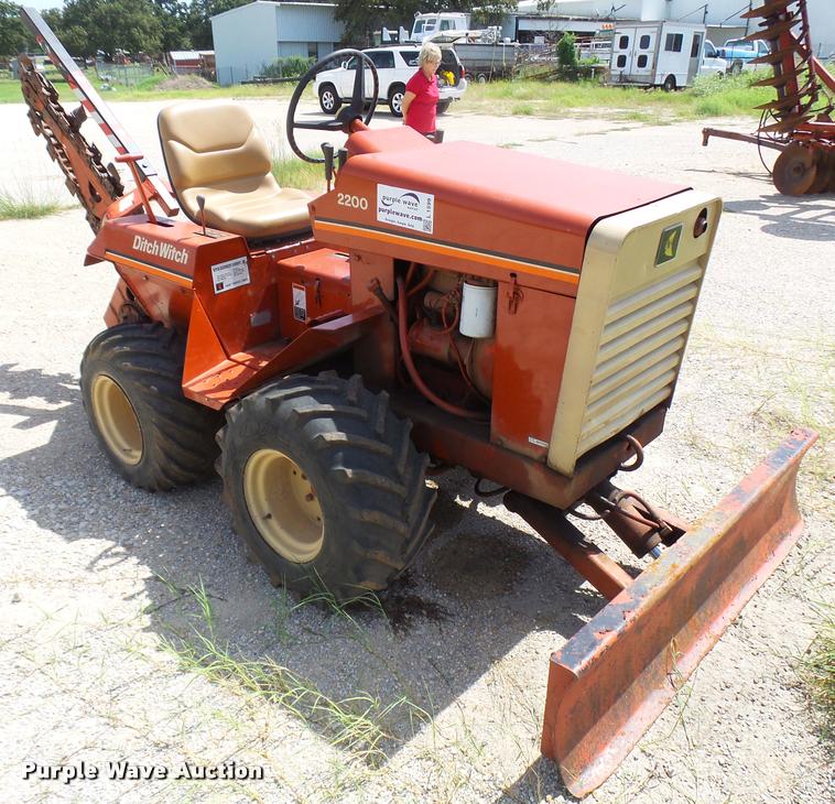 Ditch Witch 2200 trencher in Decatur, TX Item L1599 sold Purple Wave