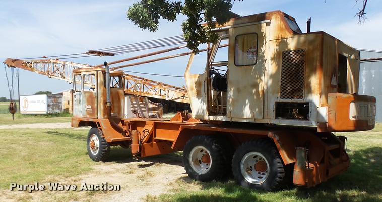 image for item L1601 Little Giant truck crane