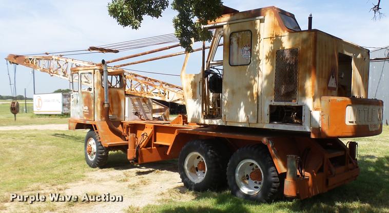 image for item L1601 Little Giant truck crane