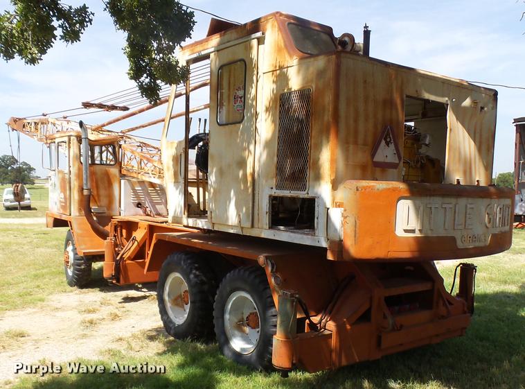 image for item L1601 Little Giant truck crane