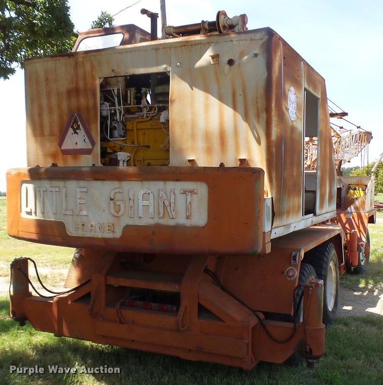 image for item L1601 Little Giant truck crane