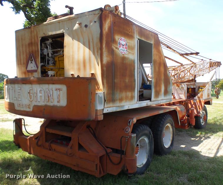 image for item L1601 Little Giant truck crane