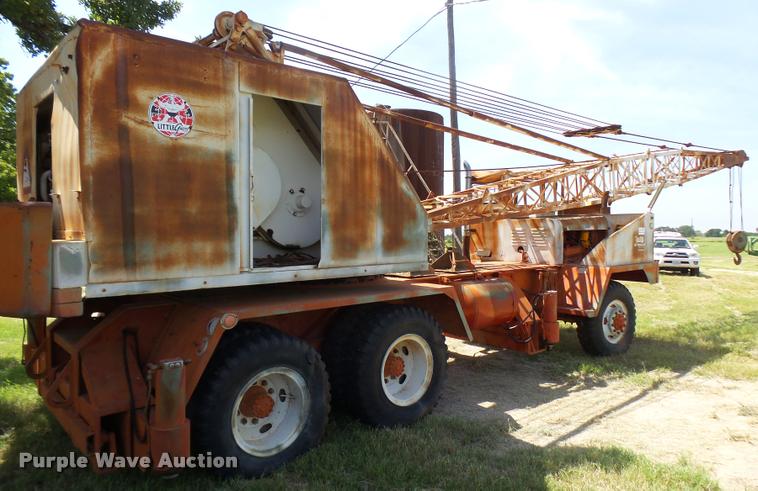 image for item L1601 Little Giant truck crane