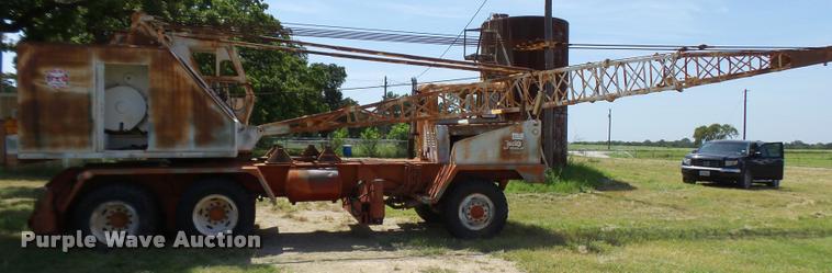 image for item L1601 Little Giant truck crane