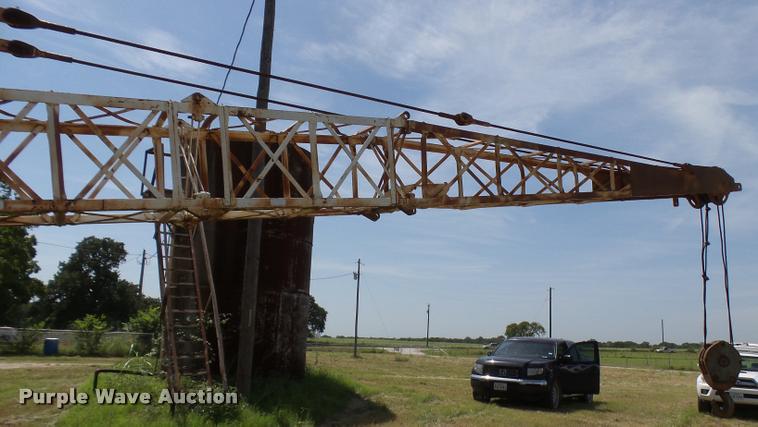 image for item L1601 Little Giant truck crane