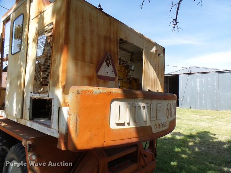 image for item L1601 Little Giant truck crane