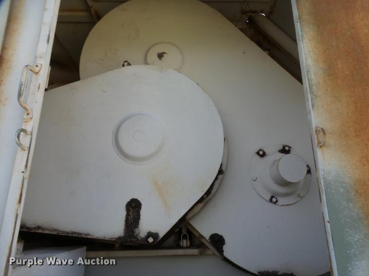 image for item L1601 Little Giant truck crane