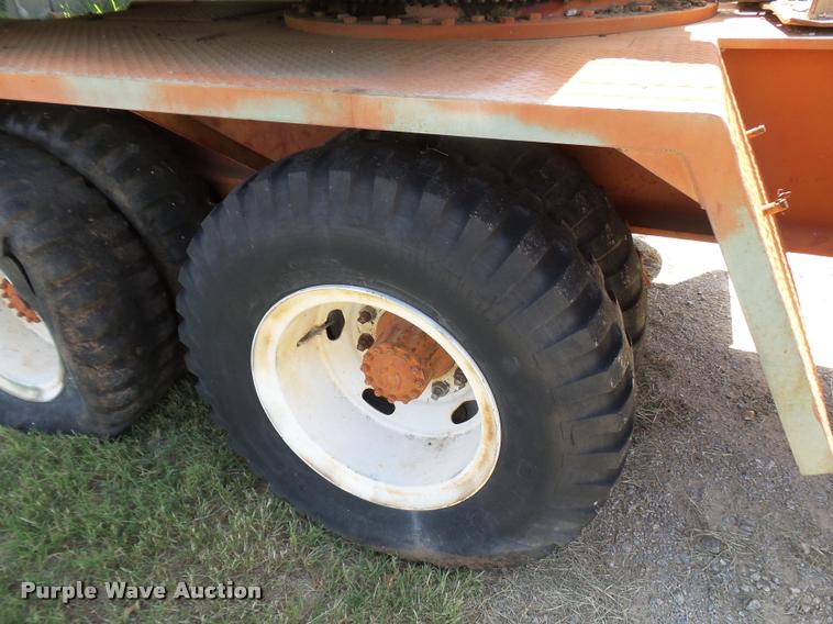 image for item L1601 Little Giant truck crane