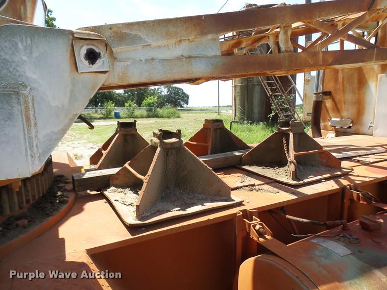 image for item L1601 Little Giant truck crane