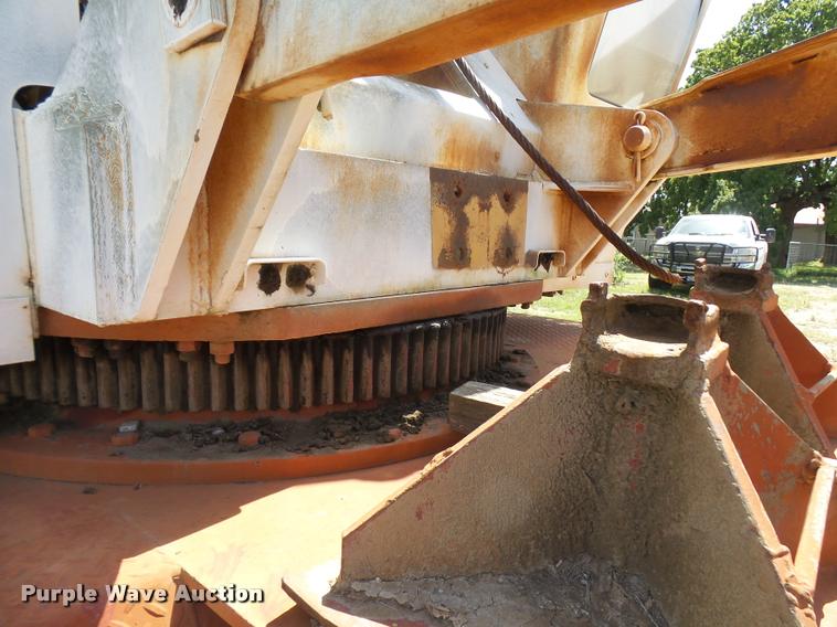 image for item L1601 Little Giant truck crane