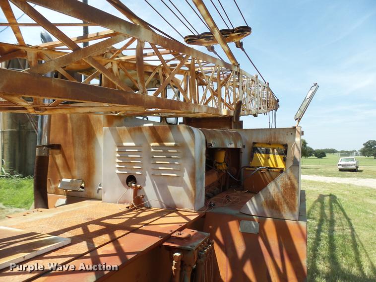 image for item L1601 Little Giant truck crane