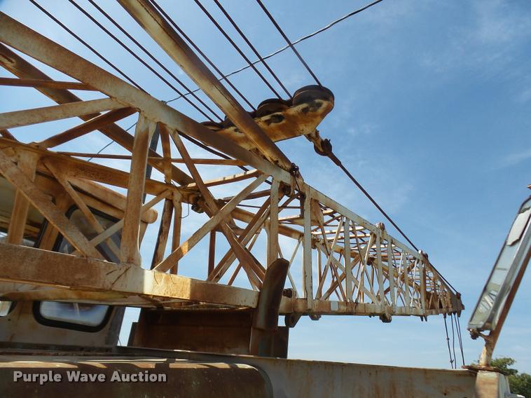 image for item L1601 Little Giant truck crane