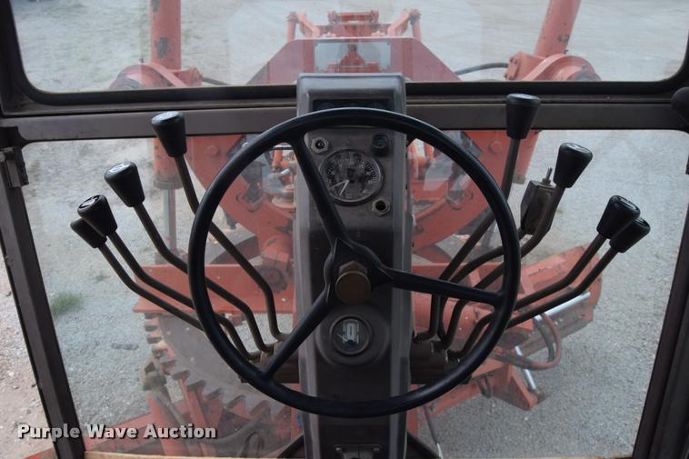 image for item L2582 1984 Champion 710A motor grader