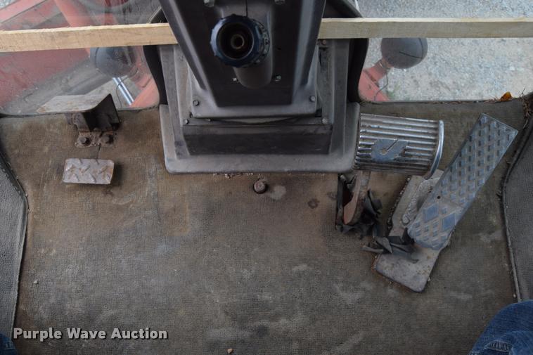 image for item L2582 1984 Champion 710A motor grader