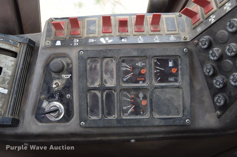 image for item L2582 1984 Champion 710A motor grader