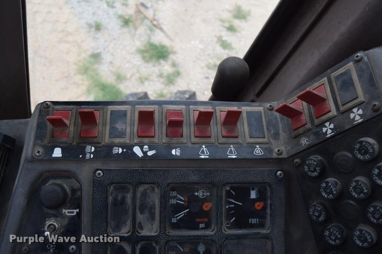 image for item L2582 1984 Champion 710A motor grader