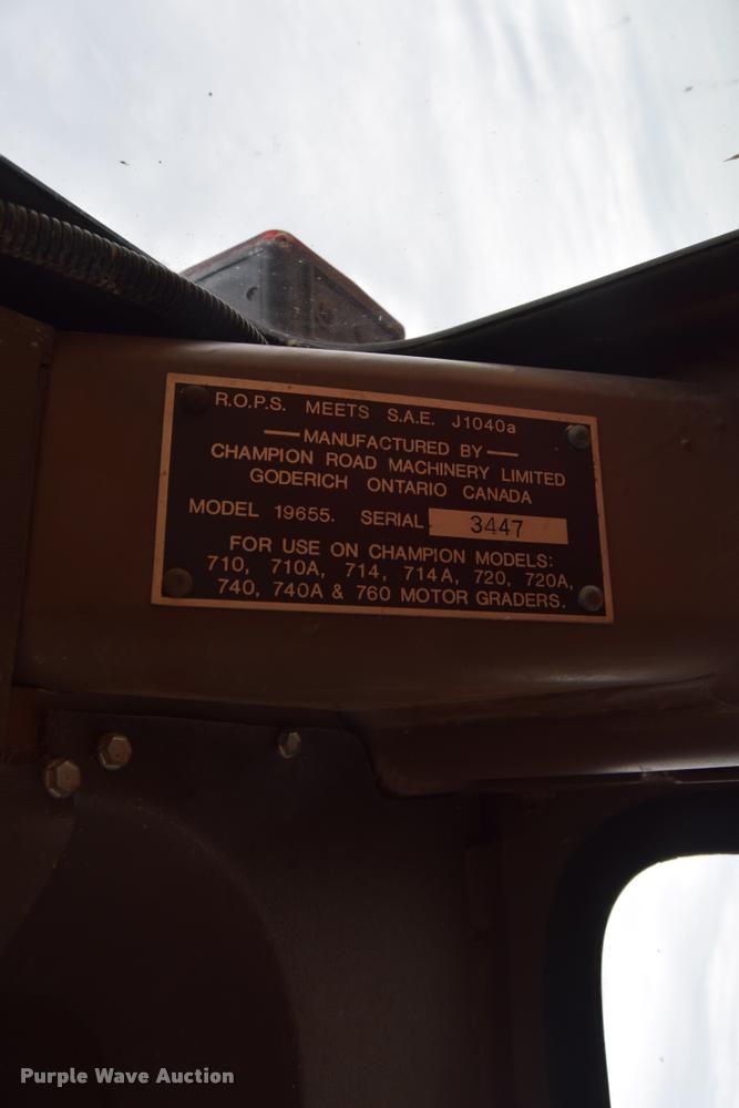 image for item L2582 1984 Champion 710A motor grader