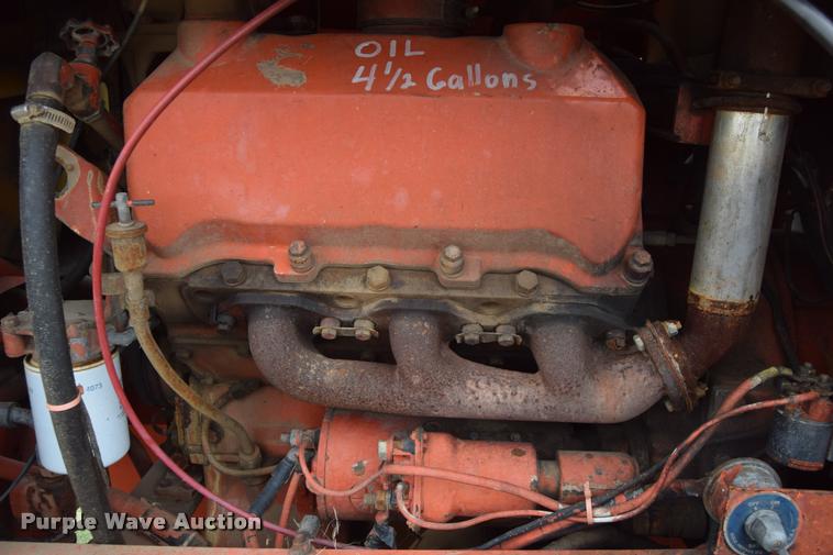 image for item L2582 1984 Champion 710A motor grader