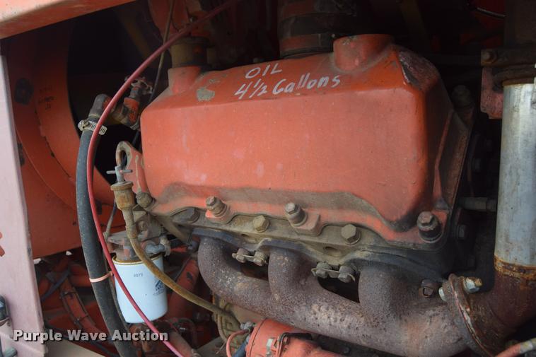 image for item L2582 1984 Champion 710A motor grader