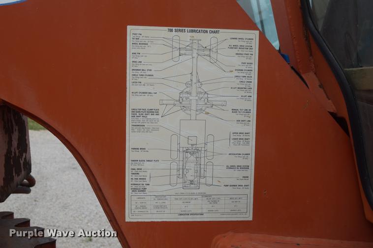 image for item L2582 1984 Champion 710A motor grader