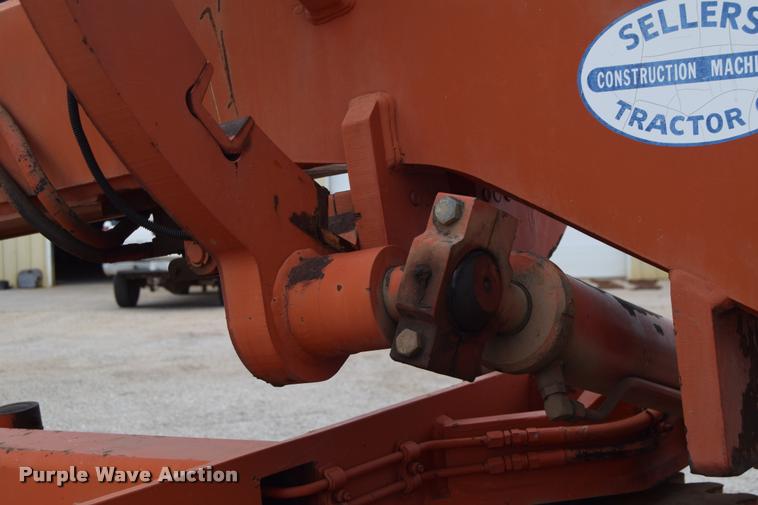 image for item L2582 1984 Champion 710A motor grader