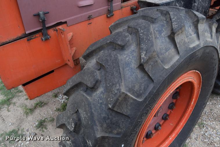 image for item L2582 1984 Champion 710A motor grader