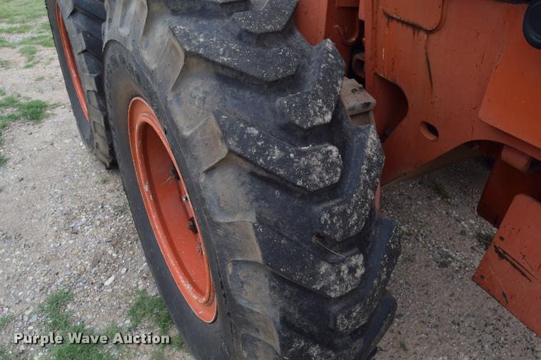 image for item L2582 1984 Champion 710A motor grader