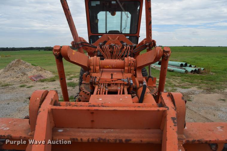 image for item L2582 1984 Champion 710A motor grader