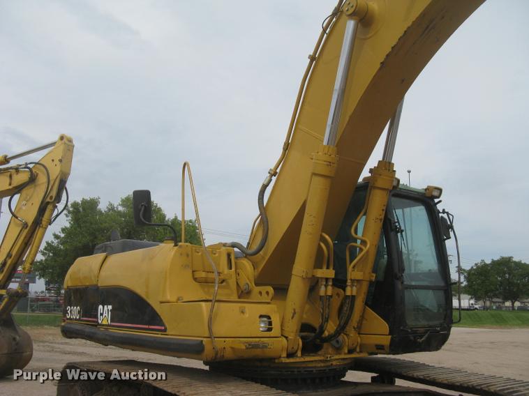 image for item L3869 2005 Caterpillar 330C L excavator