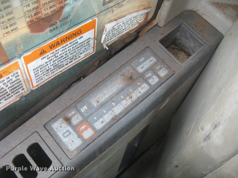 image for item L3869 2005 Caterpillar 330C L excavator