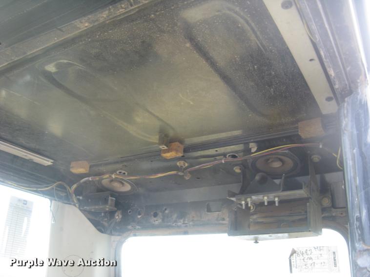 image for item L3869 2005 Caterpillar 330C L excavator