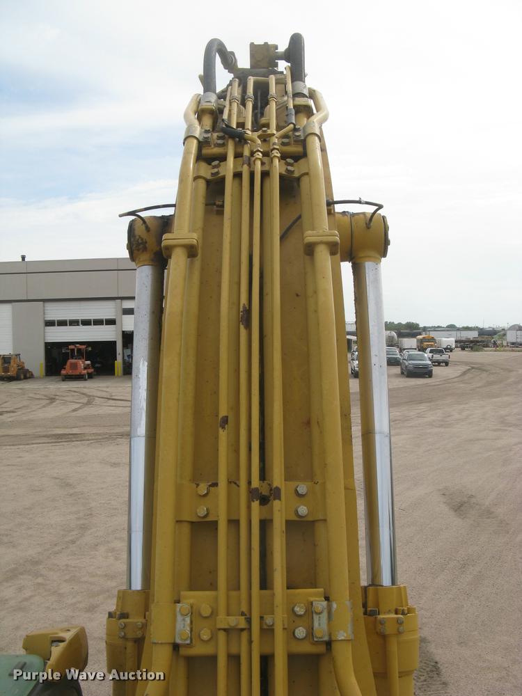 image for item L3869 2005 Caterpillar 330C L excavator