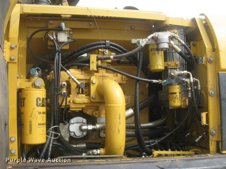 image for item L3869 2005 Caterpillar 330C L excavator