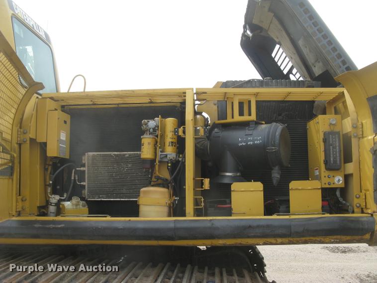 image for item L3869 2005 Caterpillar 330C L excavator