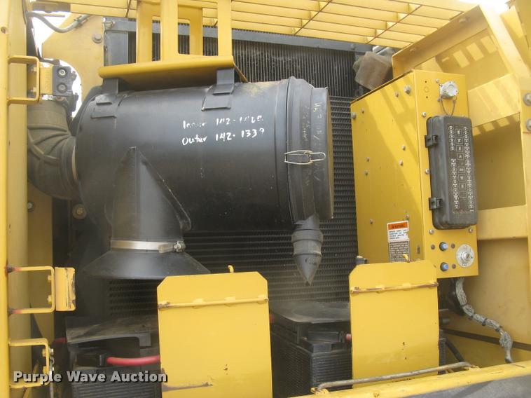 image for item L3869 2005 Caterpillar 330C L excavator