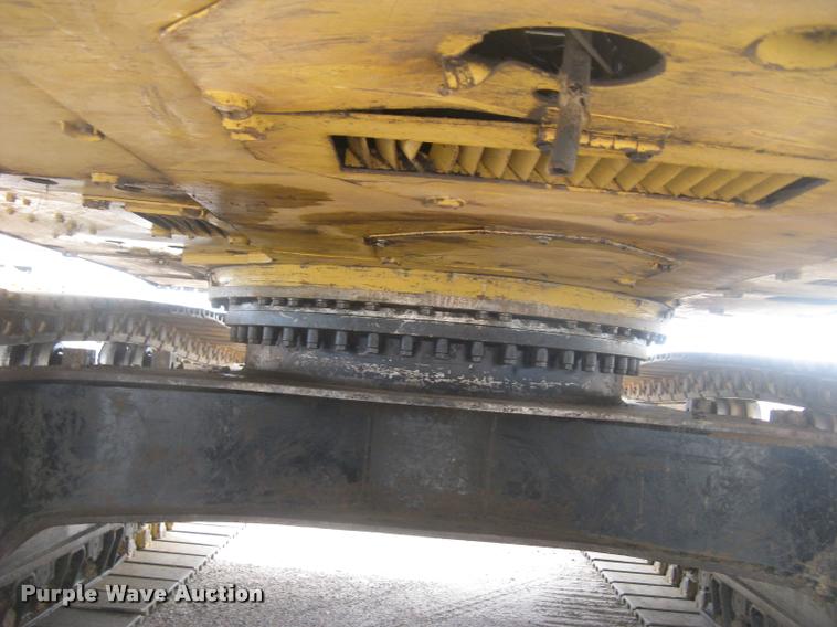 image for item L3869 2005 Caterpillar 330C L excavator