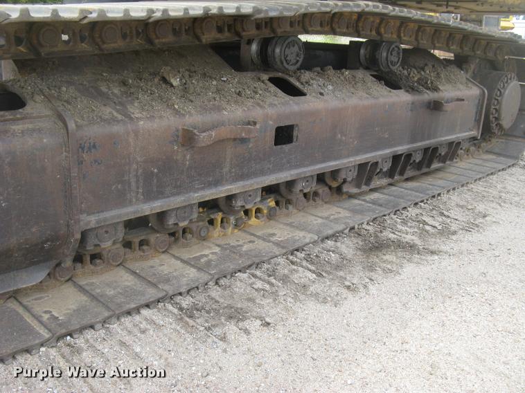 image for item L3869 2005 Caterpillar 330C L excavator