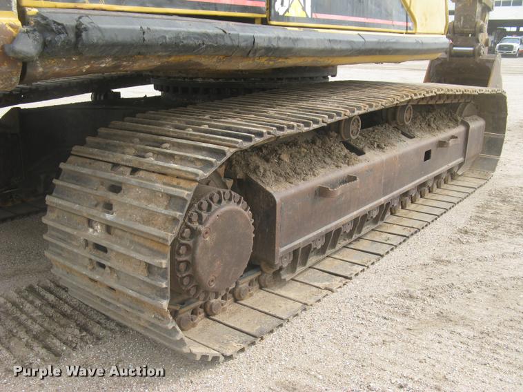image for item L3869 2005 Caterpillar 330C L excavator