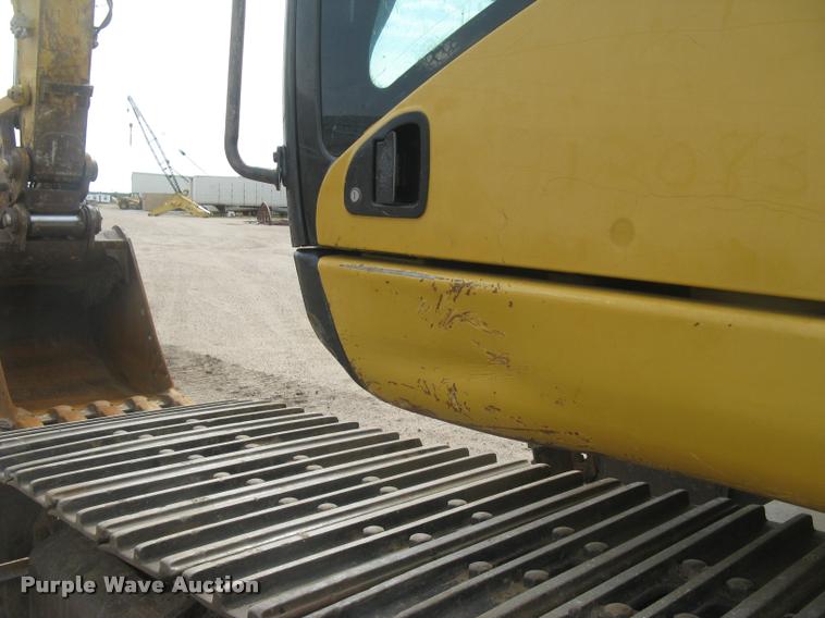 image for item L3869 2005 Caterpillar 330C L excavator