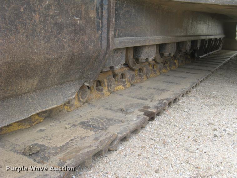 image for item L3869 2005 Caterpillar 330C L excavator